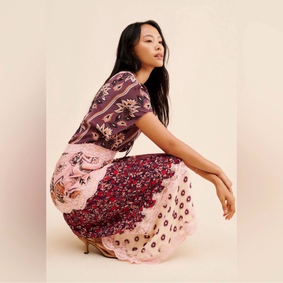 FARM Rio Glam Tapestry Burgundy Laces Short Sleeve Maxi Dress - Picture 3 of 13